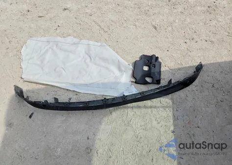 2022 Toyota Prius Night Shade z USA, uszkodzony, nr VIN JTDKAMFU0N3174809